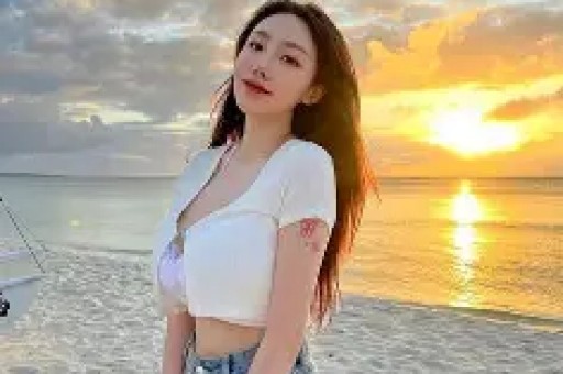 冉莹颖人设崩了想和邹市明收入AA女方账号被冲 网友神评太扎心