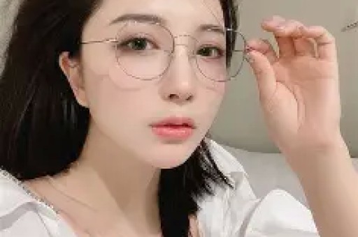 虞书欣事件再升级！央评下场直播取消众多明星表态：大快人心
